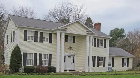 1416 Drake Dr, Erie, PA 16505