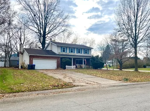 4417 Village St, Millcreek, PA 16506