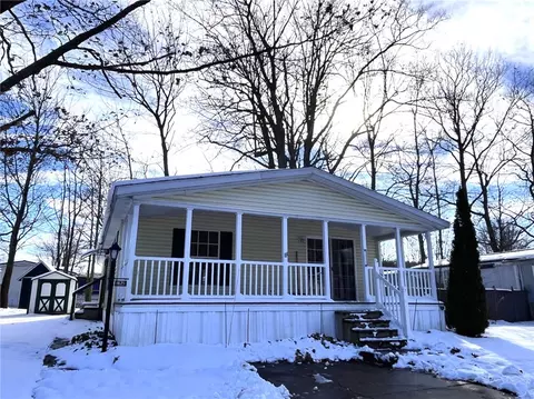 1629 Glenhaven Ln, Erie, PA 16509