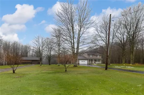 9848 Dewey Rd, Waterford, PA 16441