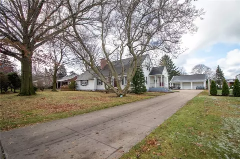 2714 Harvard Blvd, Erie, PA 16508