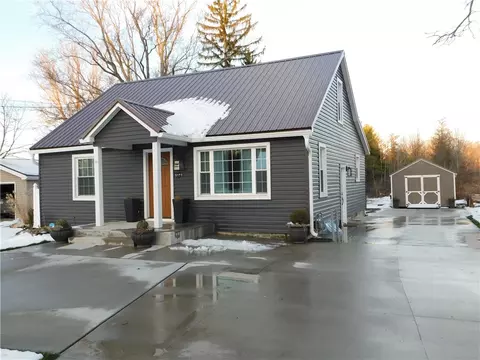 8173 Wattsburg Rd, Erie, PA 16509