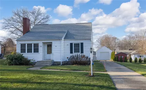 704 California Dr, Erie, PA 16505