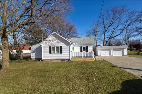 1137 Walbridge Rd, Erie, PA 16511