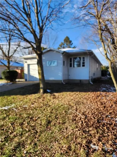 2762 E 27th St, Erie, PA 16510
