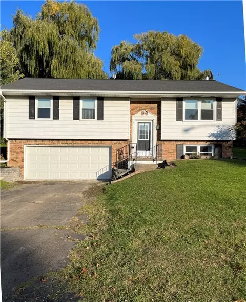 5673 Gardner Dr, Erie, PA 16509