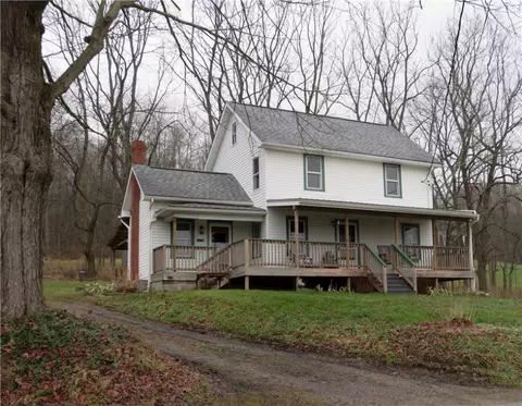 11977 N Wayland Rd, Meadville, PA 16335