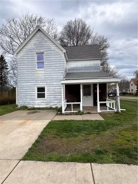 26 Lincoln St, North East, PA 16428