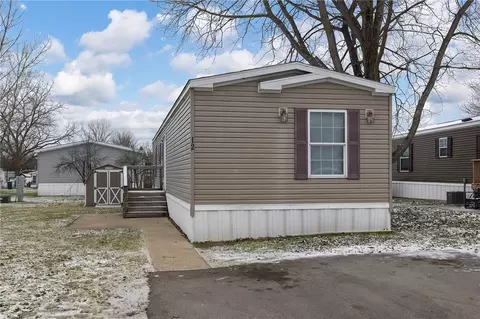 12 Carrol Ct, Mckean, PA 16426