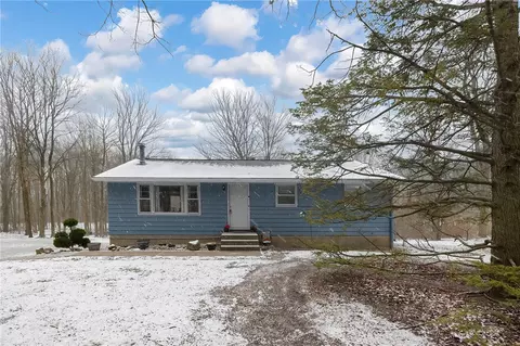 2805 Summerville Rd, Erie, PA 16510