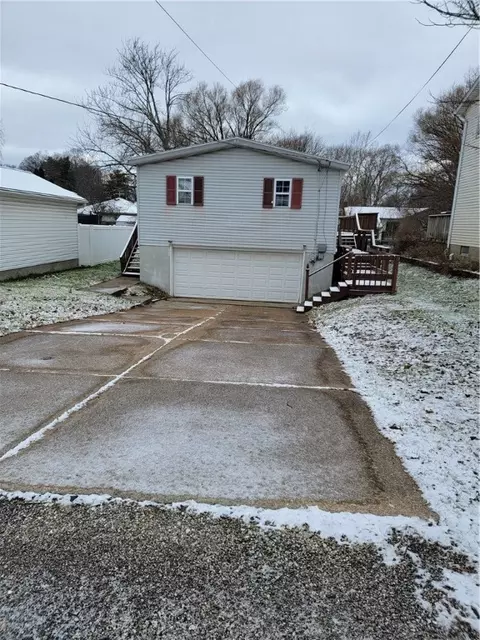 1740 W 50th St, Erie, PA 16509