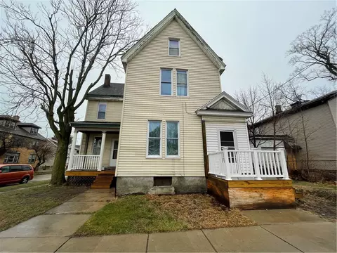 262 W 18 St, Erie, PA 16502