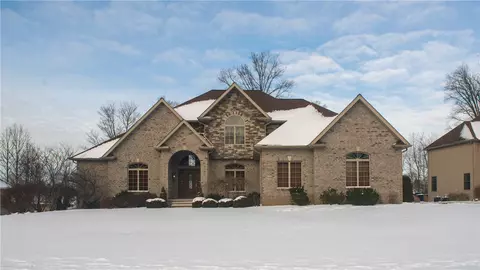 5888 Forest Xing, Erie, PA 16506