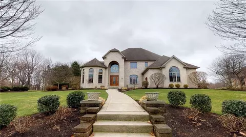 253 Niagara Pointe Dr, Erie, PA 16507