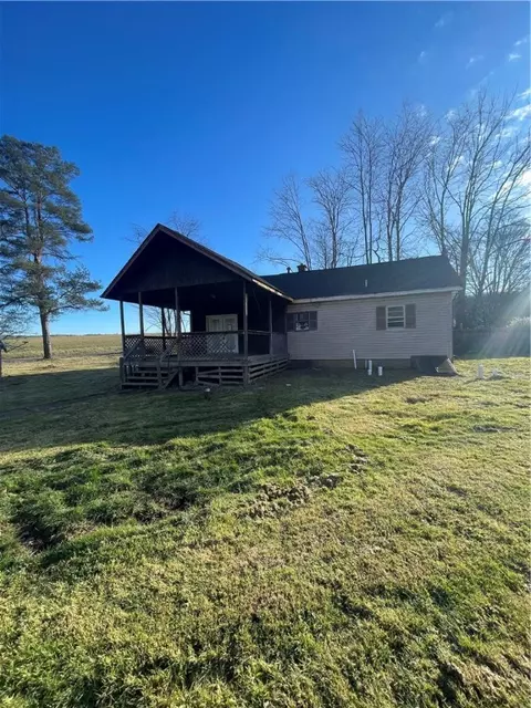 1011 Township Line Rd, Seneca, PA 16346