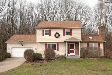 1116 Applejack Dr, Erie, PA 16509