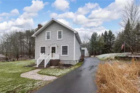2385 Hershey Rd, Erie, PA 16509