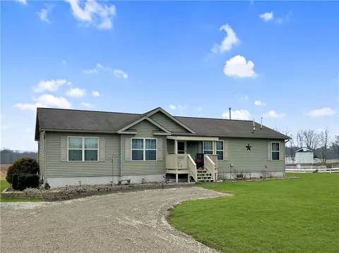 23164 N Townline Rd, Conneautville, PA 16406