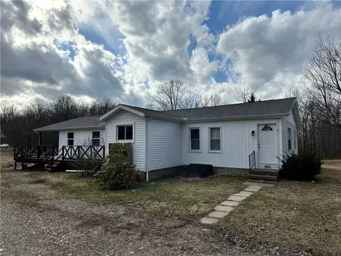 9991 Crane Rd, Cranesville, PA 16410