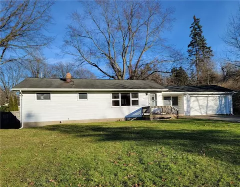 5811 Grubb Rd, Erie, PA 16506
