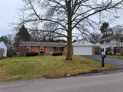 5549 Bondy Dr, Erie, PA 16509