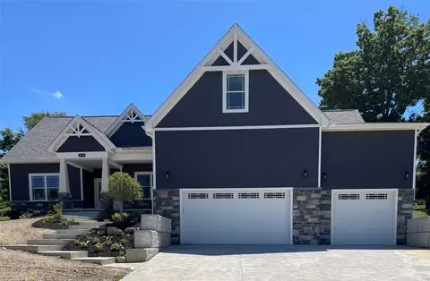 4315 Stone Creek Dr, Erie, PA 16506