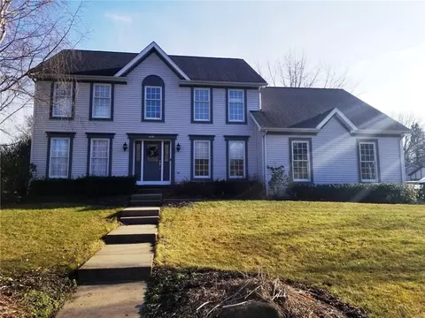 4559 Voyageur Dr, Erie, PA 16505