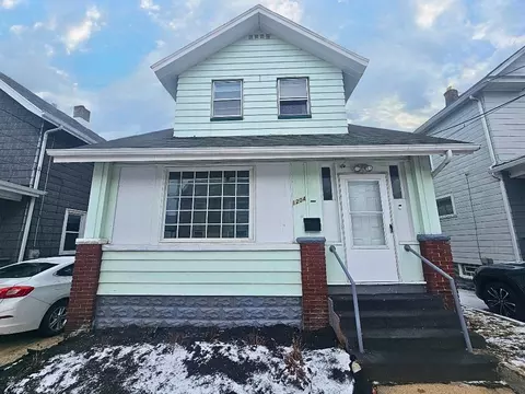 1204 E 7th St, Erie, PA 16503