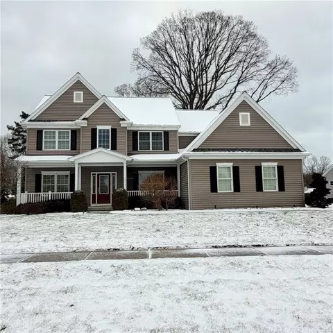 4870 N Wayside Dr, Erie, PA 16505