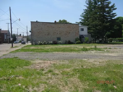 1032 Parade St, Erie, PA 16503