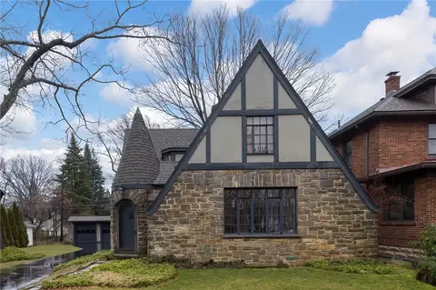233 Shenley Dr, Erie, PA 16505