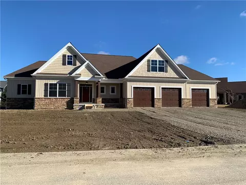 5375 Bear Run Cir, Fairview, PA 16415