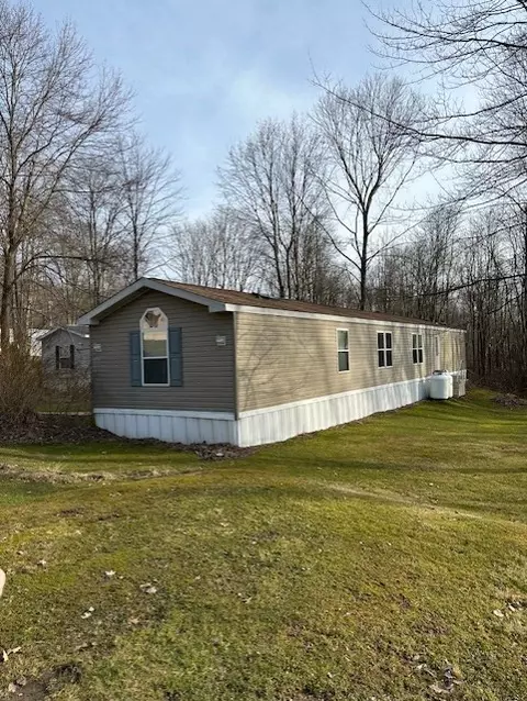17337 Eagle Crest Dr, Meadville, PA 16335