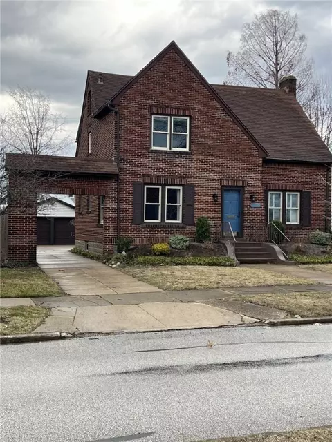 629 Kahkwa Blvd, Erie, PA 16505