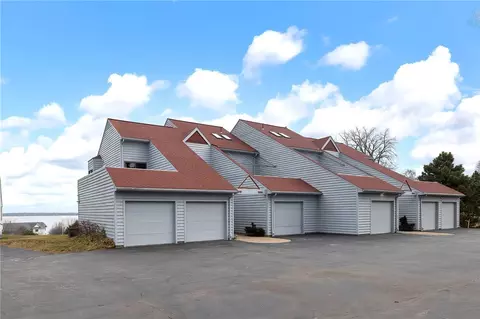 1010 Lookout Dr, Erie, PA 16507