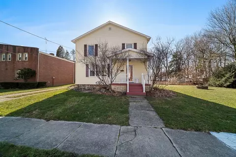 100 Penn Ave, Girard, PA 16417