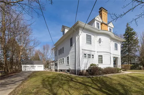 58 W Main St, North East, PA 16428
