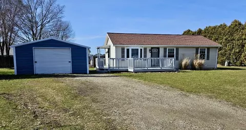 4702 Cedar Dr, North East, PA 16428