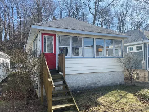 3189 Lake Front Dr, Erie, PA 16505