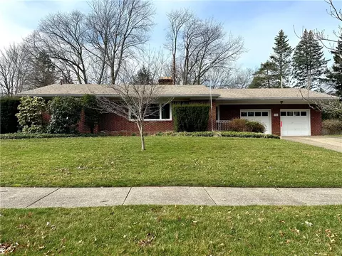326 Colorado Dr, Erie, PA 16505