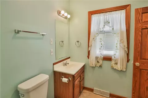 Bath - 41 E Smith St, Corry, PA 16407 photo 4 of 4