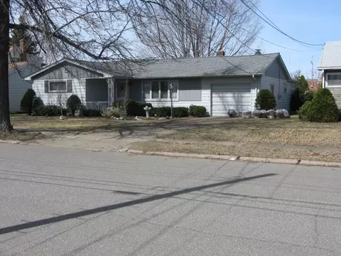 2044 Robin Dr, Erie, PA 16505