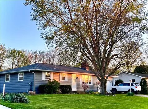 7675 Lakewood Dr, Fairview, PA 16415
