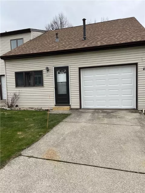 3932 E Boardwalk Pl, Erie, PA 16506