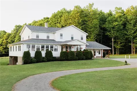 17555 Rigby Rd, Titusville, PA 16354