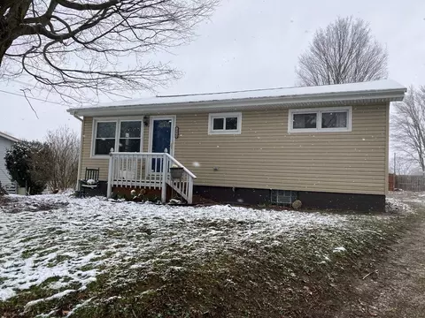 10468 Linndale Ave, Cranesville, PA 16410