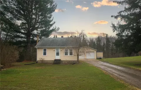 2955 Morehouse Rd, Erie, PA 16509