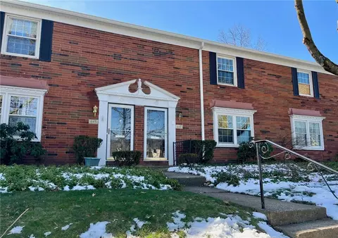647 Young Rd, Erie, PA 16509