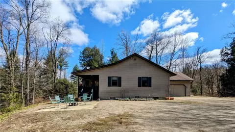 140 Circuit St, Waterford, PA 16441