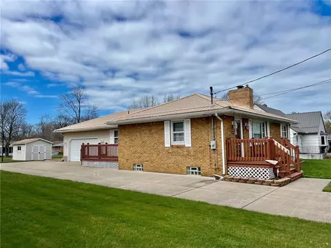 2830 Bement St, Erie, PA 16506